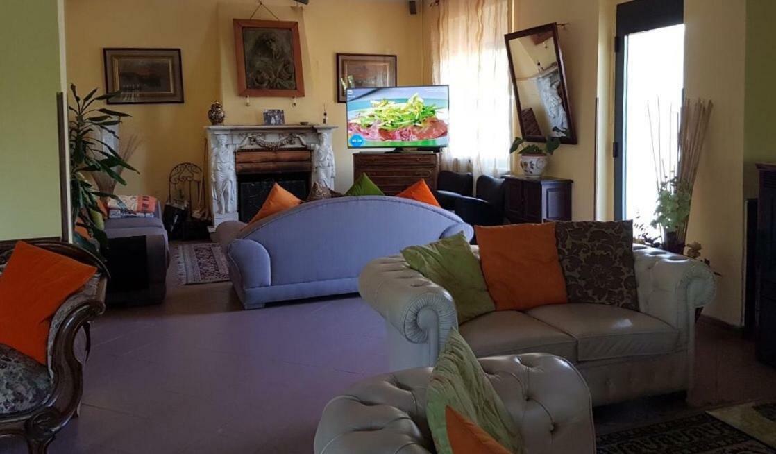 Hotel La Lucciola 끼안챠노테르메 외부 사진